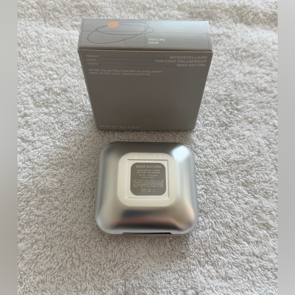 R.E.M. Beauty Interstellar Highlight Topper in Miss Saturn ** - Picture 6 of 6